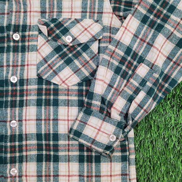 Vintage Woolrich Shadow Plaid Shirt Medium 20x30 Western - Picture 4 of 10